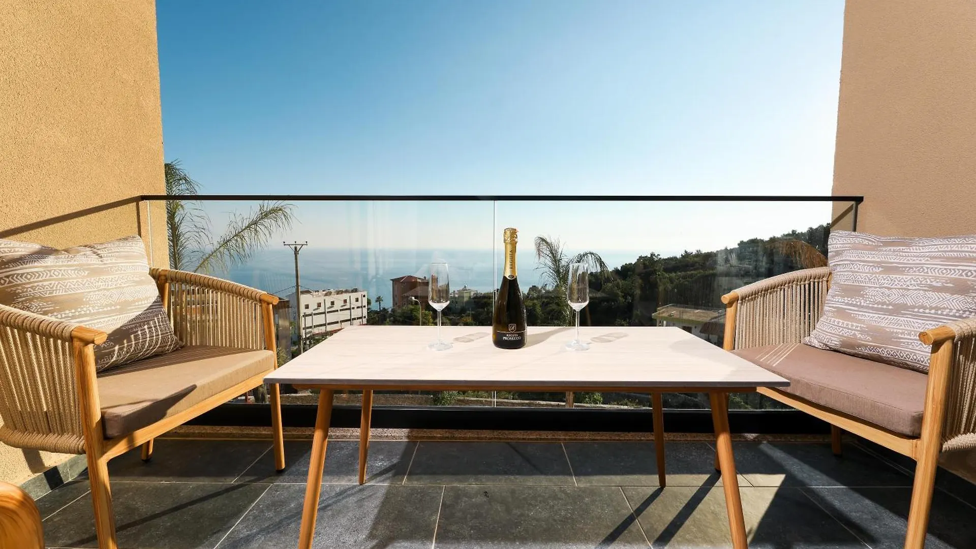 Aurum Hotel Palasë Apartamento