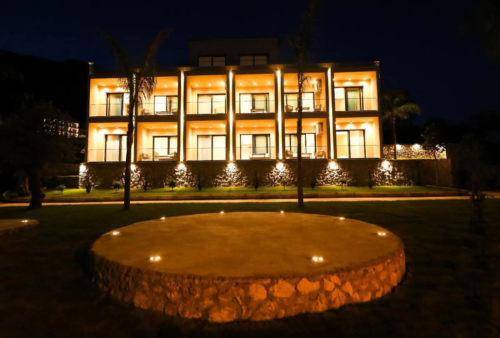 Aurum Hotel Palasë 0*,  Albânia